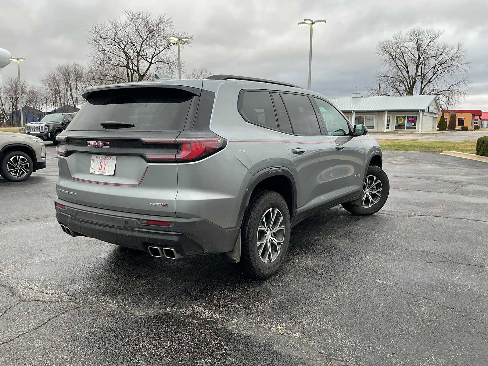 Used 2024 GMC Acadia AT4 w/ Luxury Package image 4