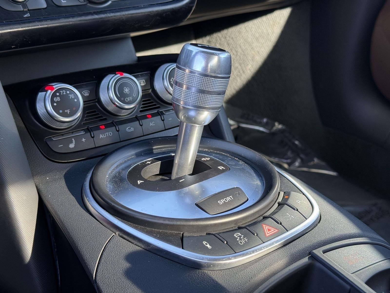 Used 2011 Audi R8 V8 image 39