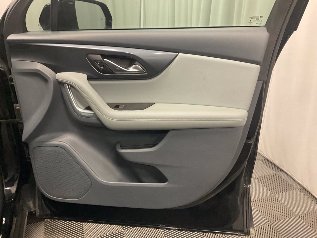 Used 2019 Chevrolet Blazer LT FWD image 31