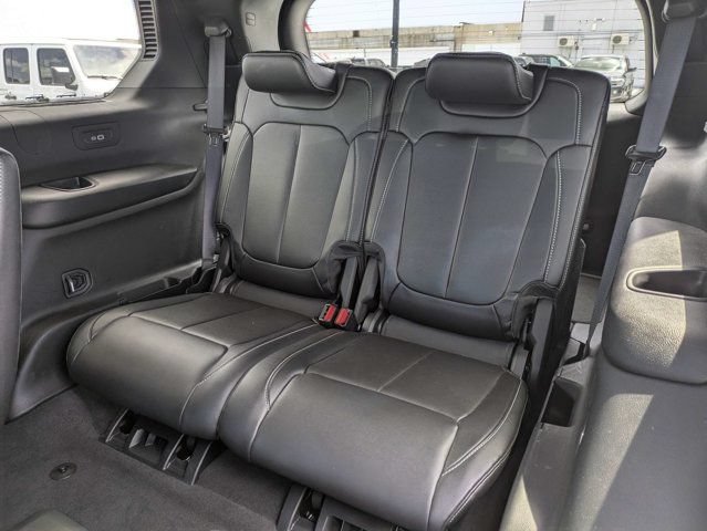 Used 2025 Jeep Grand Cherokee L Limited RWD image 15