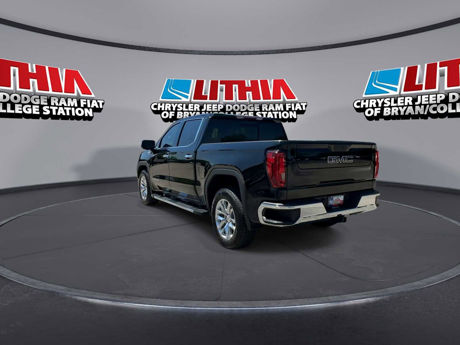 Used 2020 GMC Sierra 1500 SLT RWD image 3