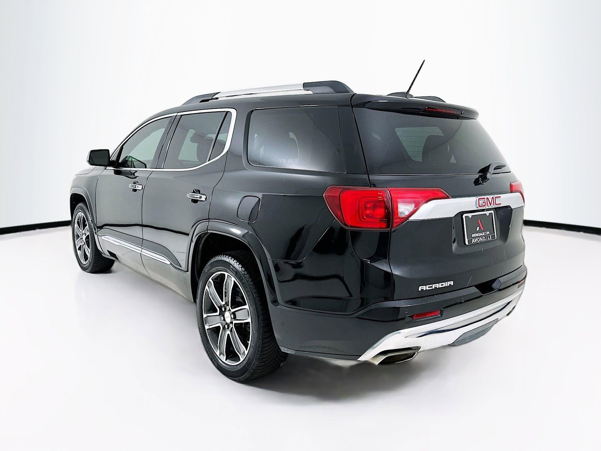 Used 2017 GMC Acadia Denali FWD image 6