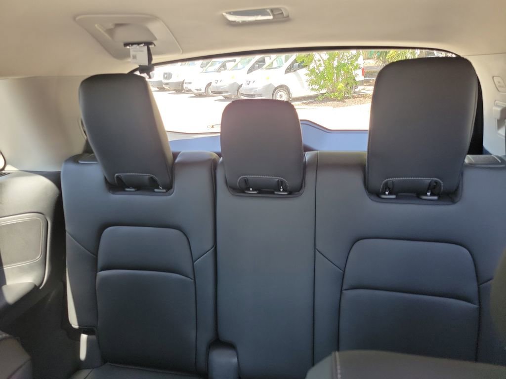 New 2026 Nissan Pathfinder Platinum image 17