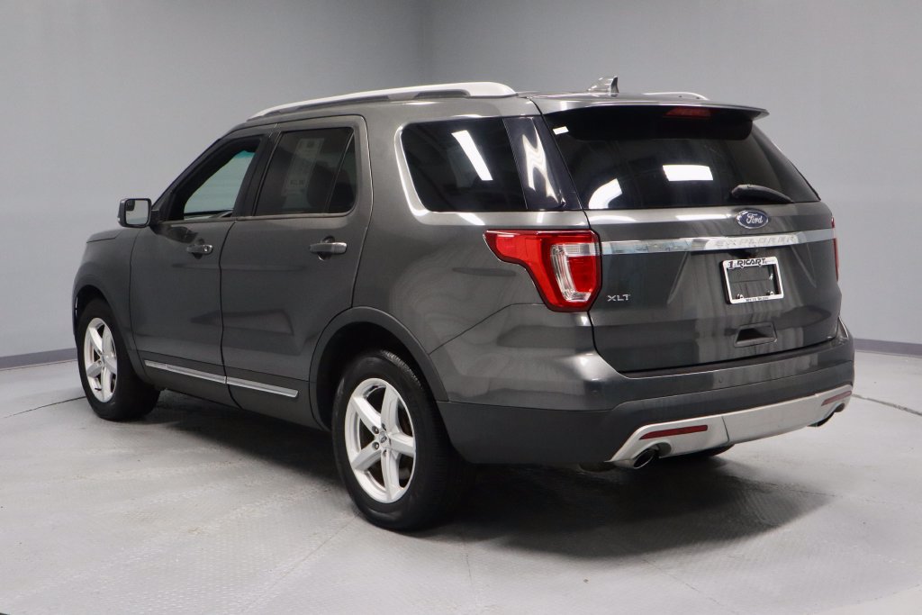 Used 2016 Ford Explorer XLT w/ Equipment Group 202A FWD image 10