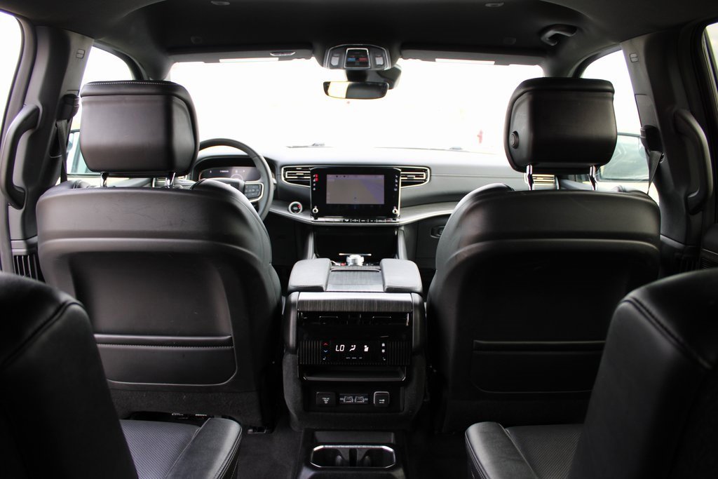 Used 2024 Jeep Wagoneer L Series II w/ Flexible Seating Group image 29