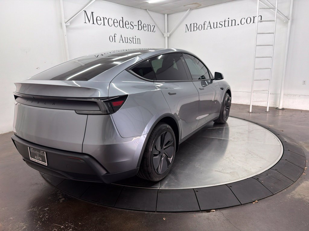 Used 2026 Tesla Model Y 2WD image 7