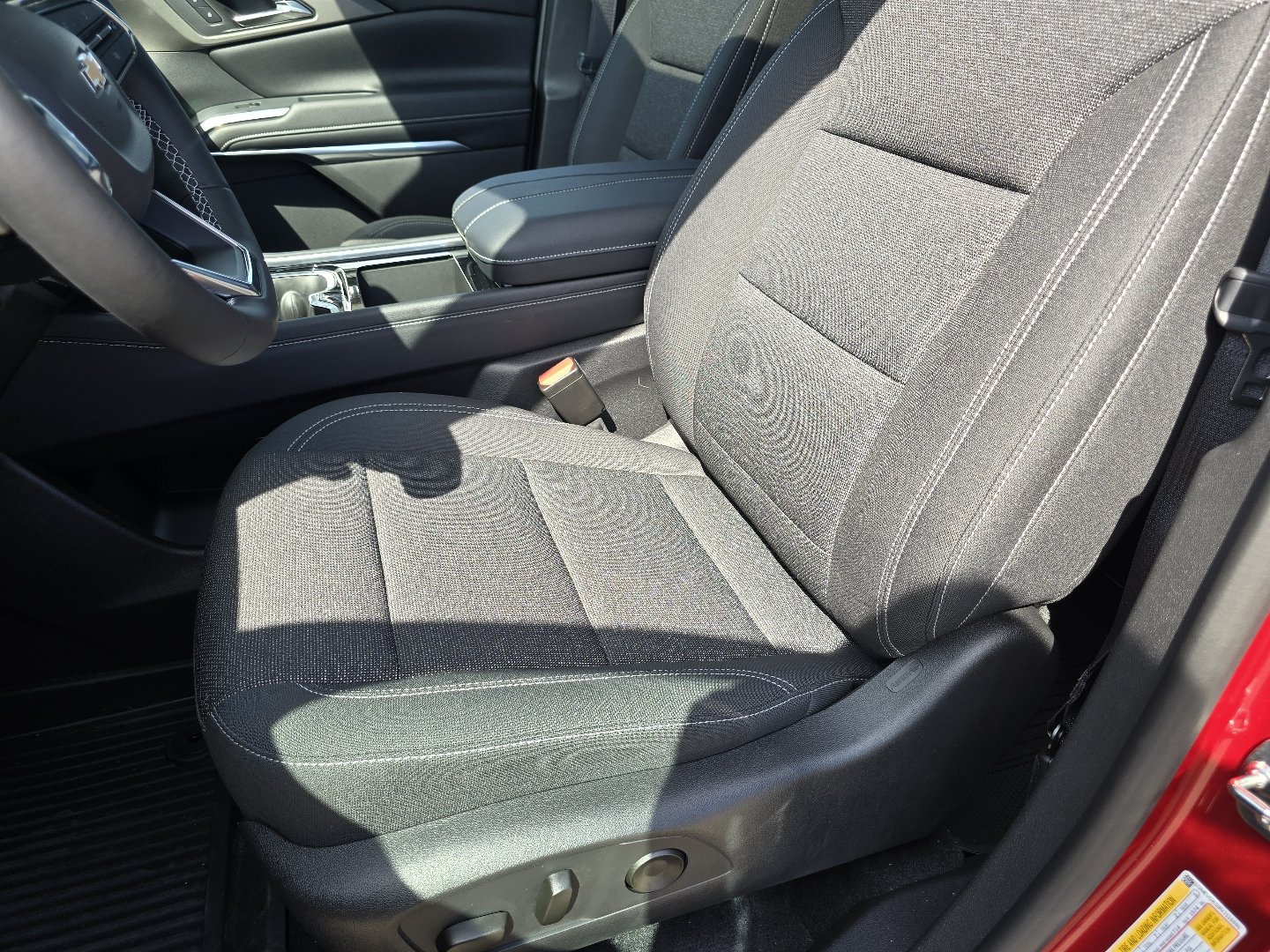 New 2027 Chevrolet Traverse LT w/ Sun and Wheel Package AWD/4WD image 14