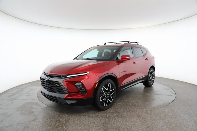Used 2023 Chevrolet Blazer RS image 2
