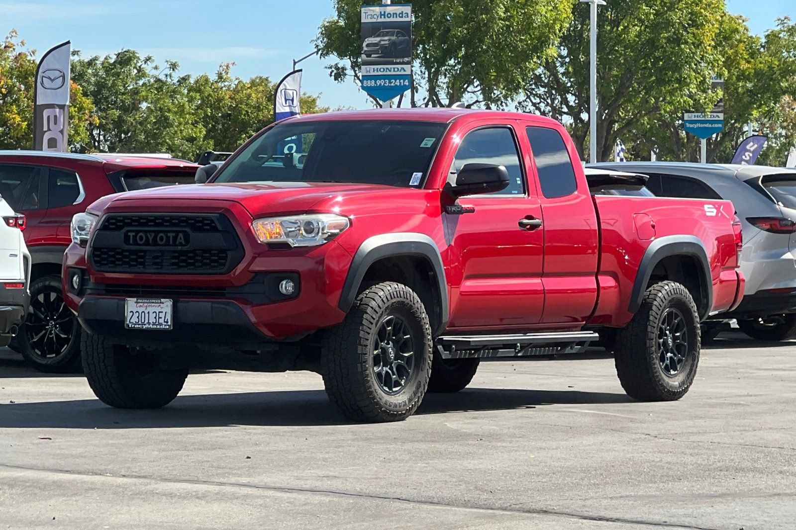 Used 2020 Toyota Tacoma SR w/ SX Package RWD image 8