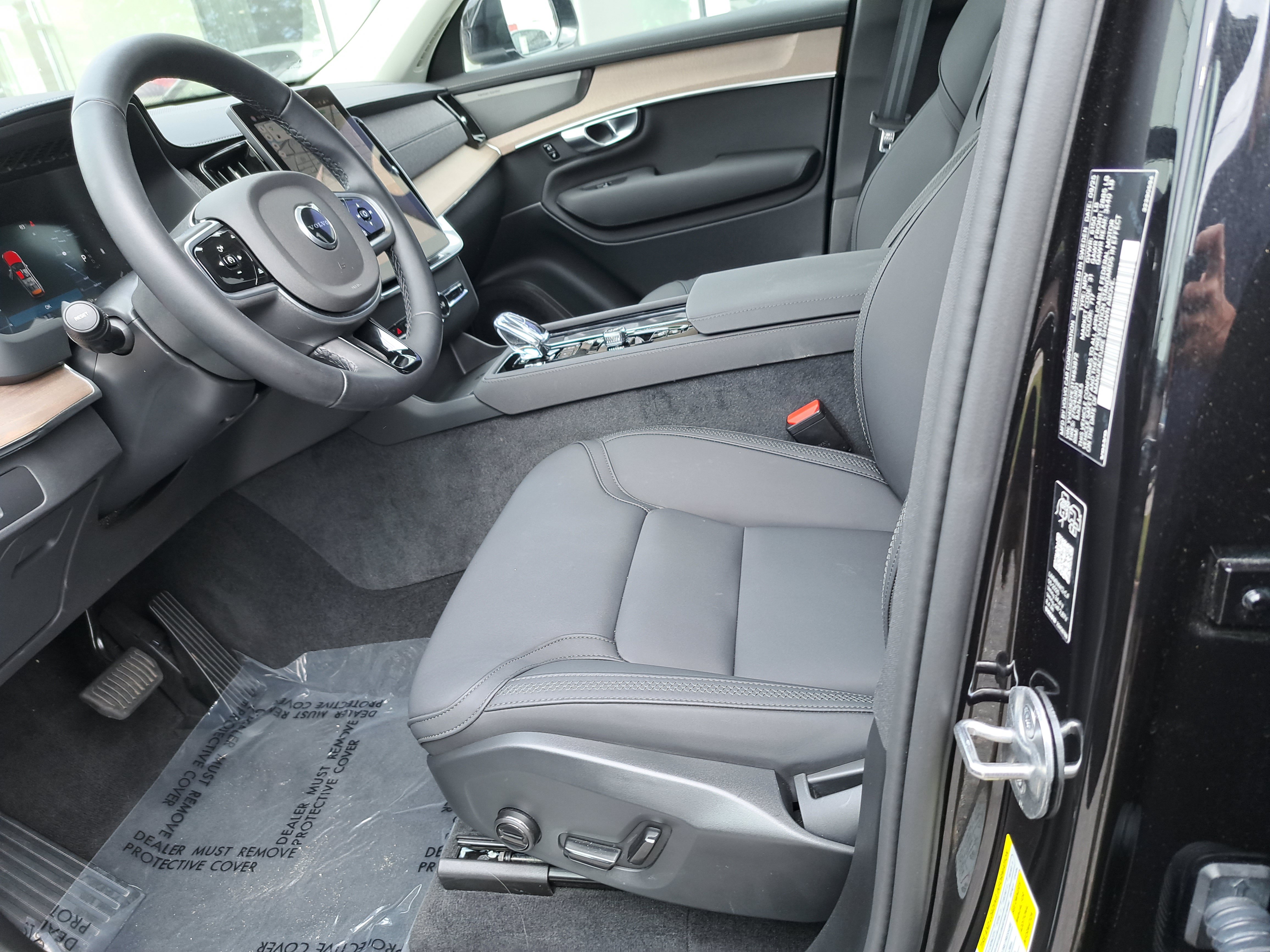 New 2026 Volvo XC90 B6 Plus w/ Protection Package Premier AWD/4WD image 5