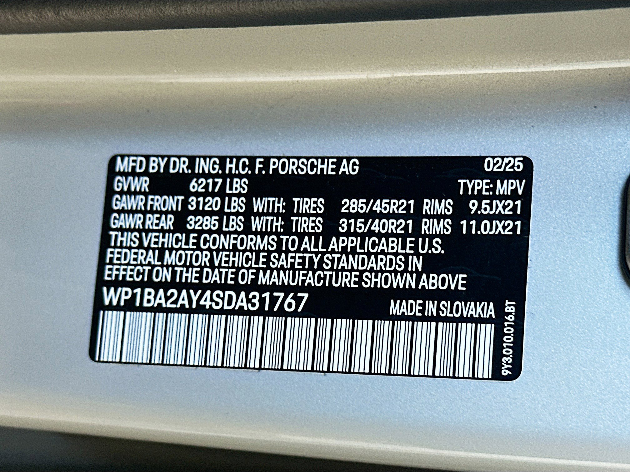 Used 2025 Porsche Cayenne Coupe image 35