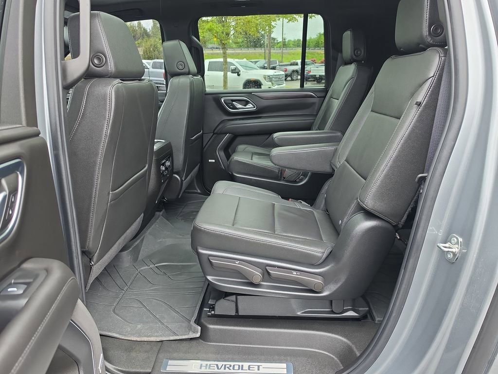 Certified 2024 Chevrolet Suburban Z71 w/ Luxury Package AWD/4WD image 31