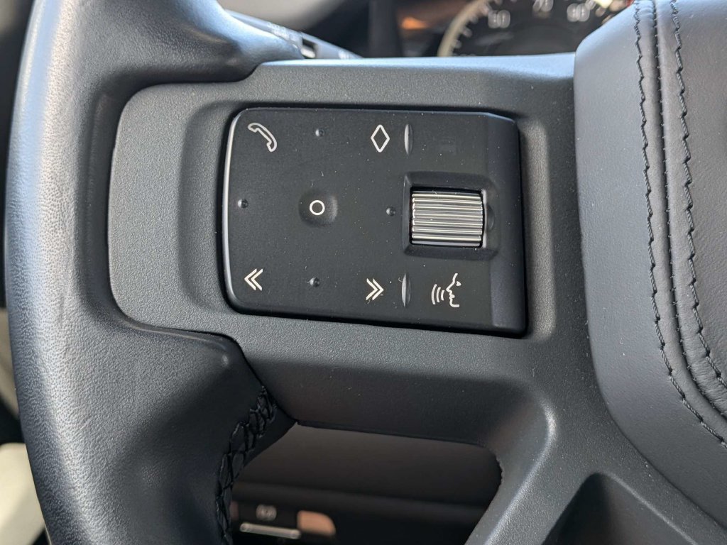 Used 2023 Land Rover Defender 110 X-Dynamic SE AWD/4WD image 26