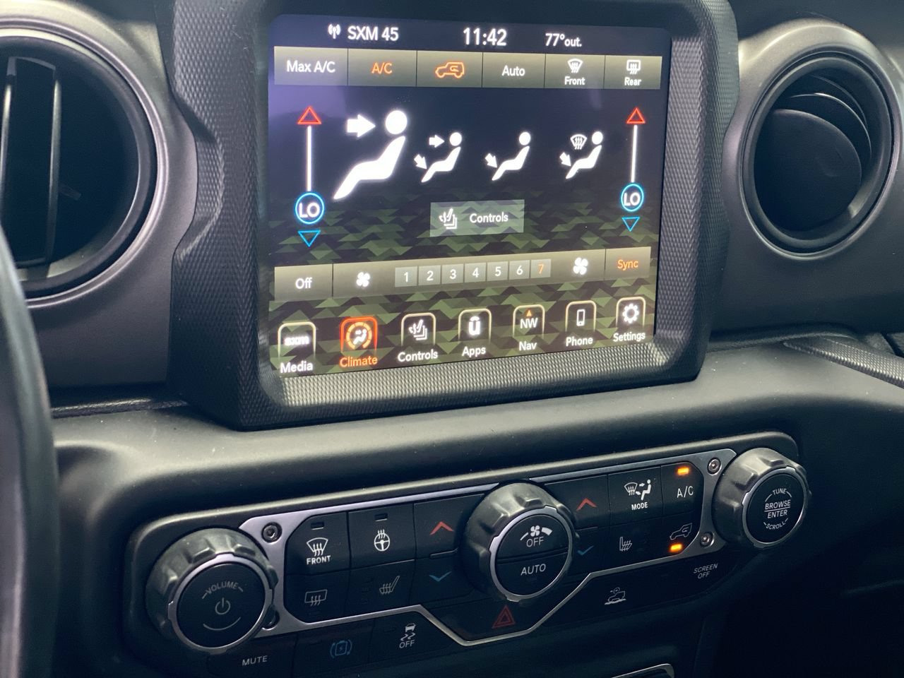 Used 2023 Jeep Wrangler Unlimited w/ Cold Weather Group AWD/4WD image 23