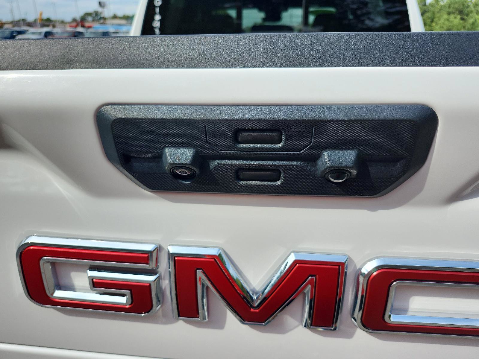 Used 2024 GMC Sierra 1500 AT4 w/ Technology Package AWD/4WD image 12