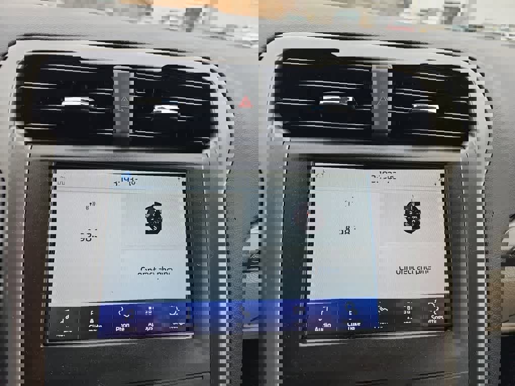 Used 2020 Ford Fusion SE image 18