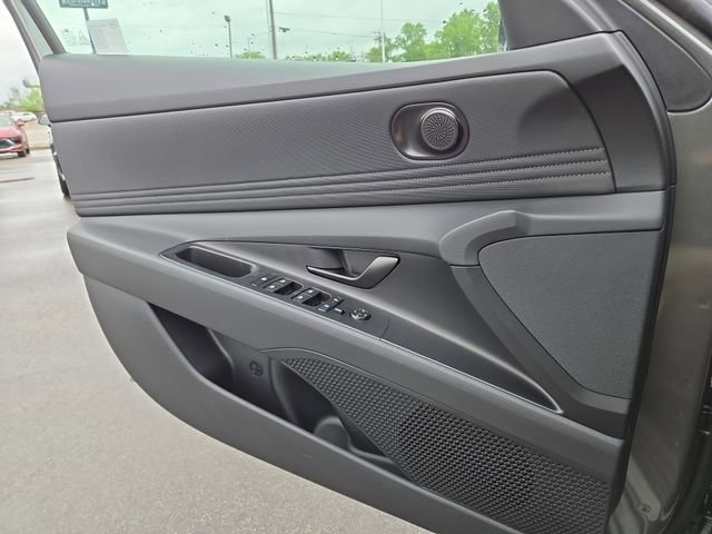 New 2025 Hyundai Elantra SEL image 22