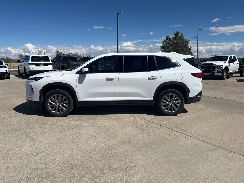 Used 2026 Buick Enclave Preferred AWD/4WD image 2