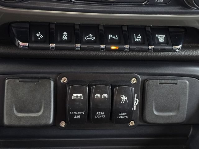 Used 2019 Chevrolet Silverado 2500 High Country AWD/4WD image 33