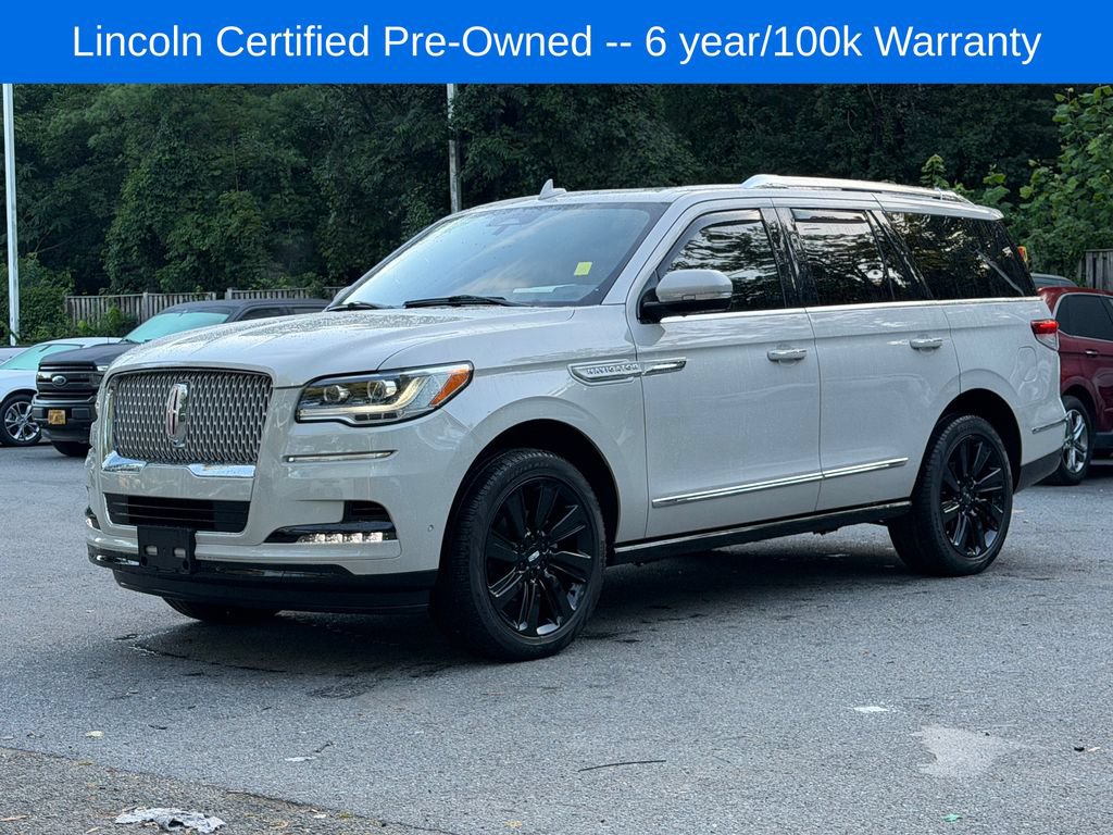 Used 2024 Lincoln Navigator Reserve AWD/4WD image 3