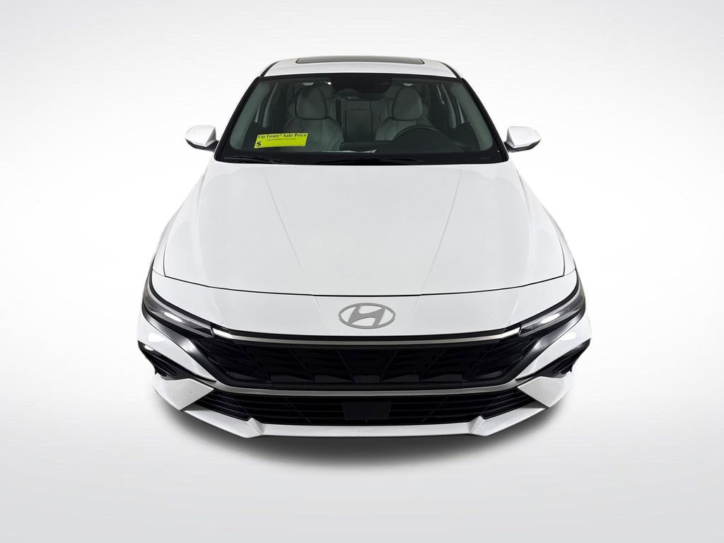 Used 2025 Hyundai Elantra Limited FWD image 11