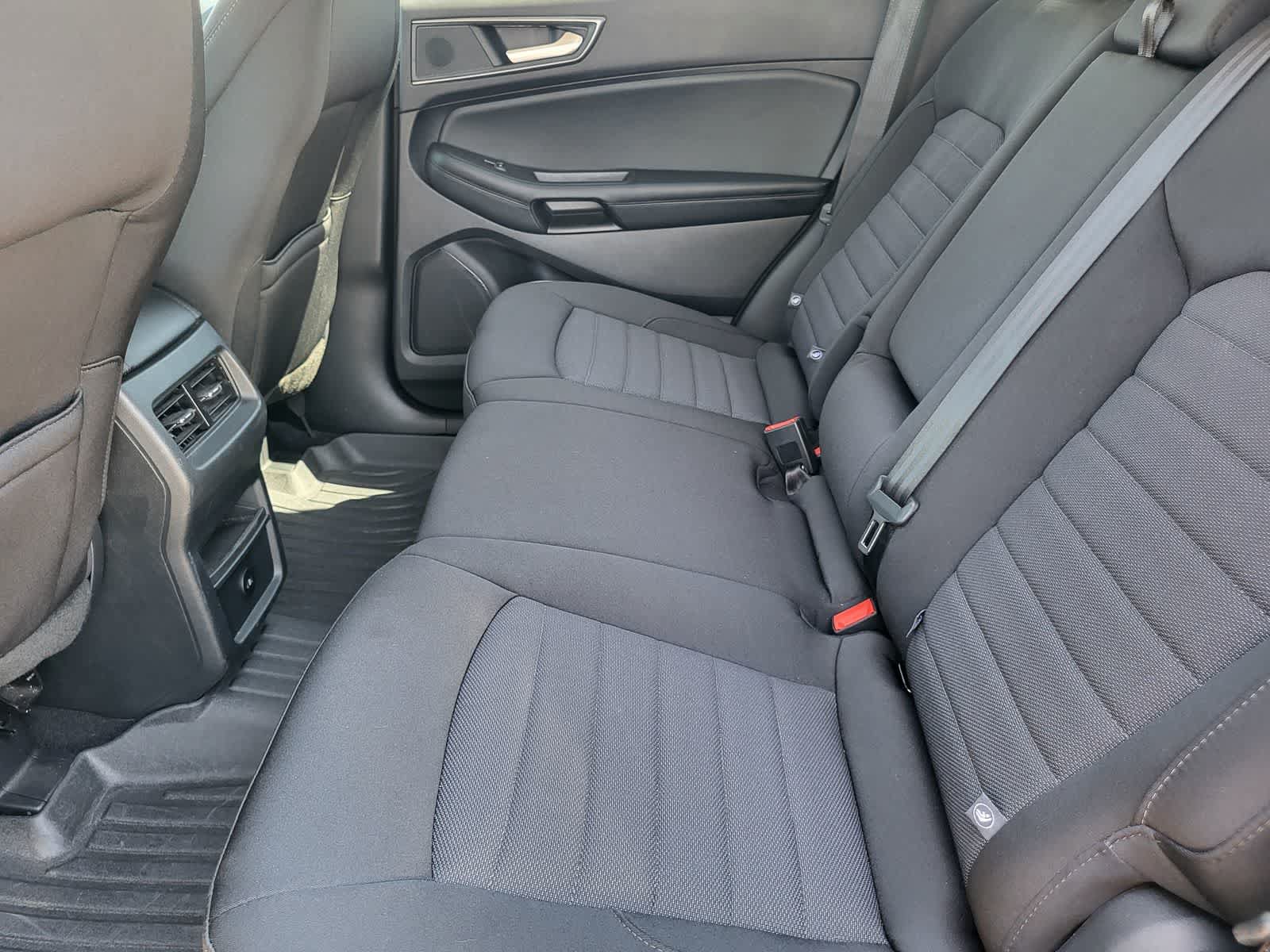 Used 2024 Ford Edge SE w/ Black Appearance Package AWD/4WD image 27