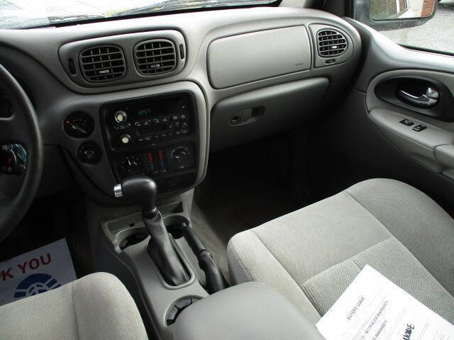 Used 2005 Chevrolet TrailBlazer LS w/ LS Preferred Equipment Group image 17