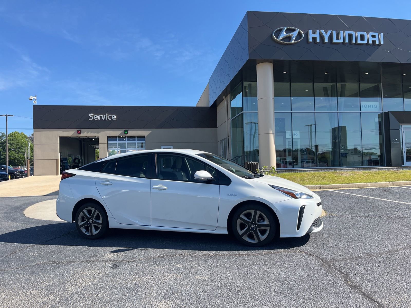 Used 2019 Toyota Prius Limited FWD image 1