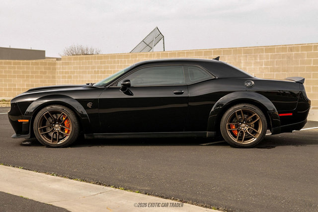 Used 2021 Dodge Challenger SRT Hellcat image 3