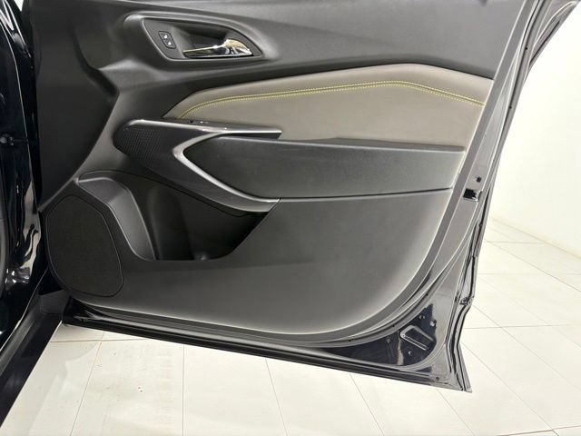 Used 2025 Chevrolet Trax ACTIV w/ Driver Confidence Package FWD image 18