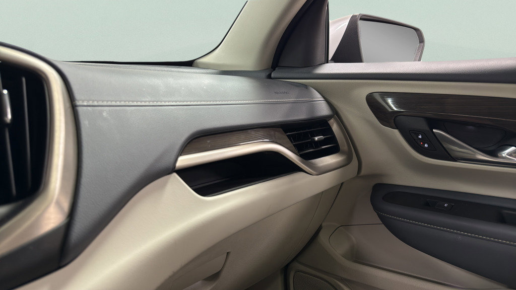 Used 2024 GMC Terrain Denali w/ Denali Premium Package image 35