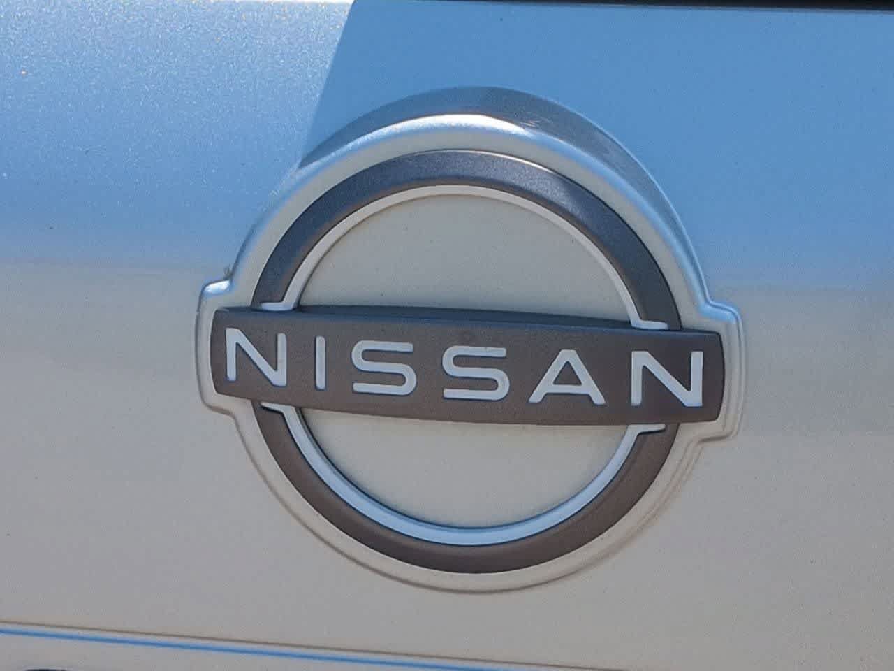 Used 2024 Nissan Rogue S FWD image 11