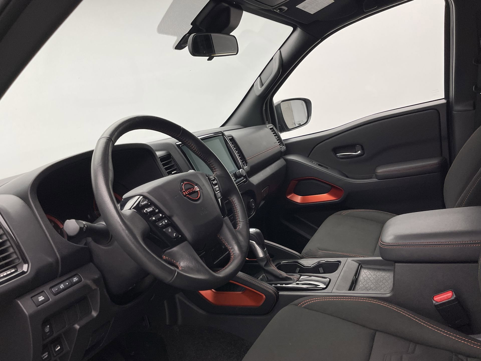 Used 2024 Nissan Frontier PRO-4X w/ Technology Package AWD/4WD image 9