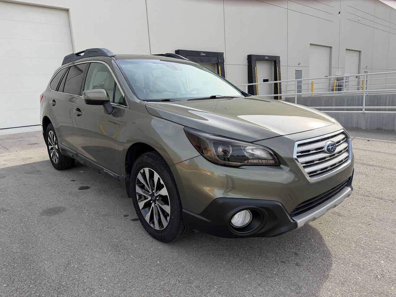 Used 2017 Subaru Outback 3.6R Limited AWD/4WD image 19