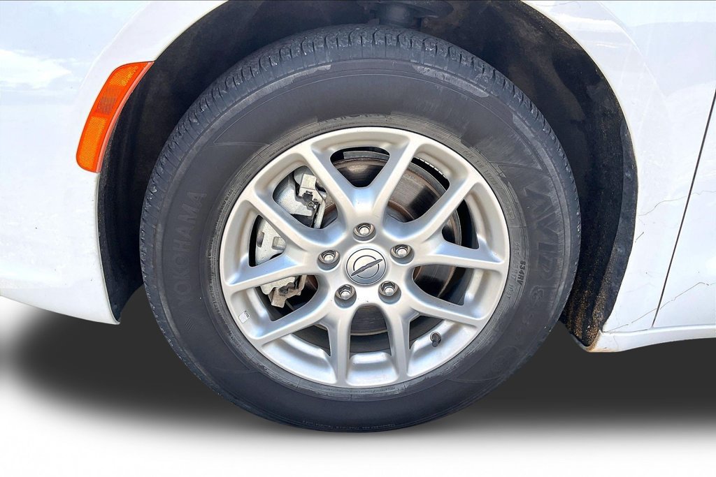 Used 2025 Chrysler Pacifica Select FWD image 28