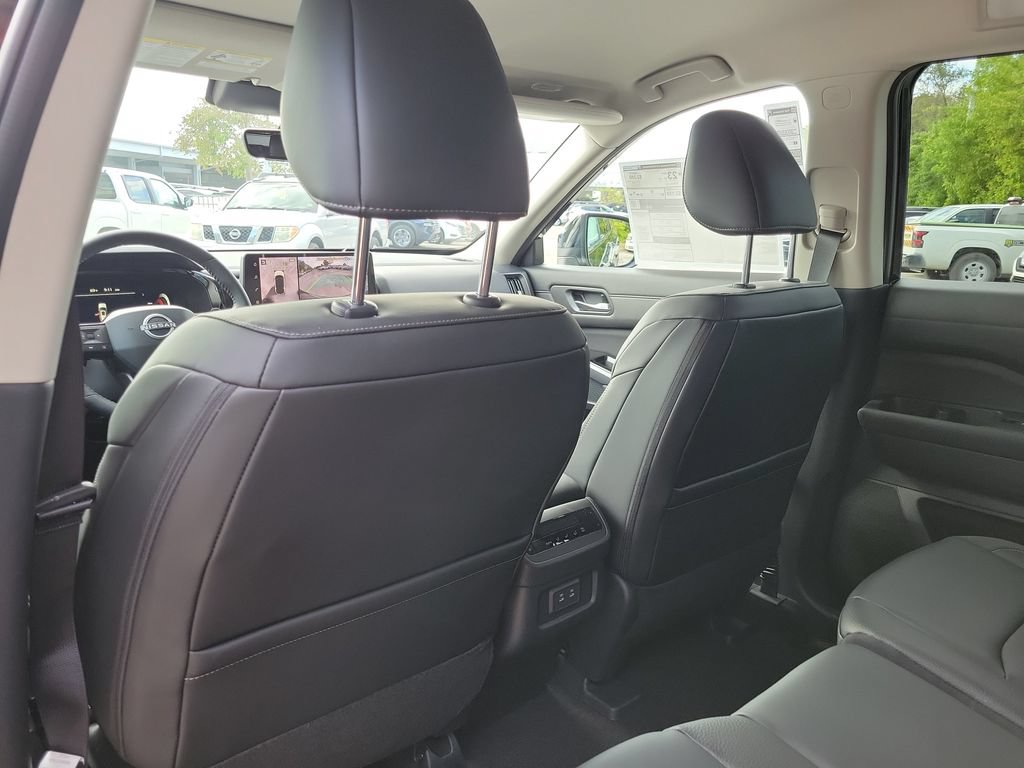 New 2026 Nissan Pathfinder SL AWD/4WD image 16