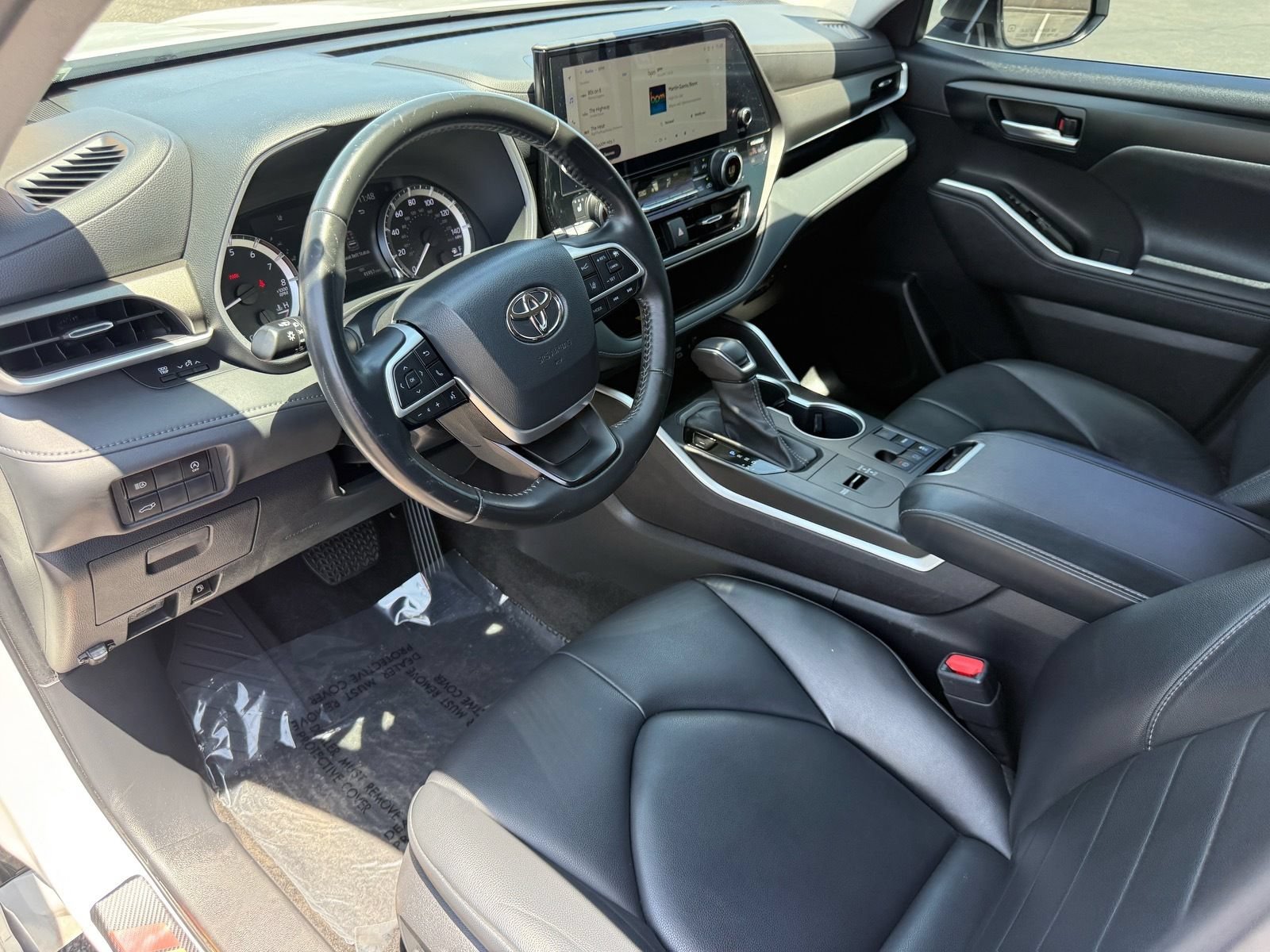 Used 2023 Toyota Highlander XLE FWD image 12