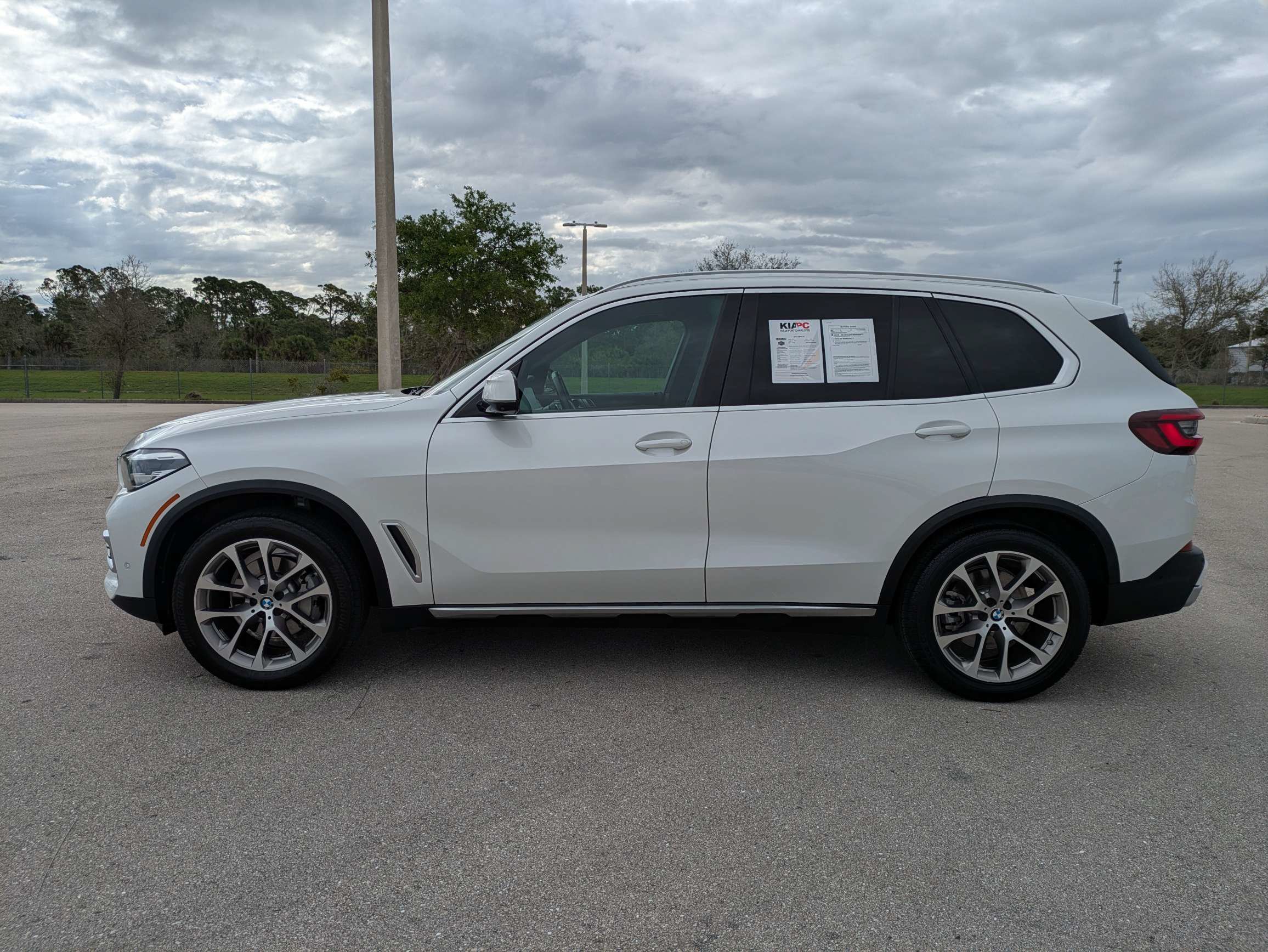 Used 2023 BMW X5 xDrive40i w/ Premium Package AWD/4WD image 8