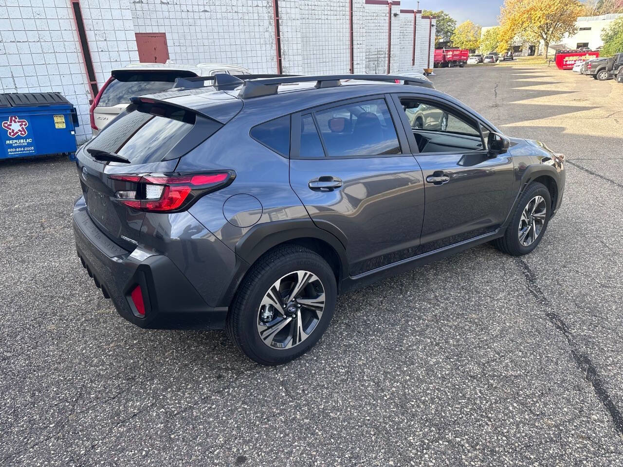 Used 2025 Subaru Crosstrek 2.0i Premium image 3