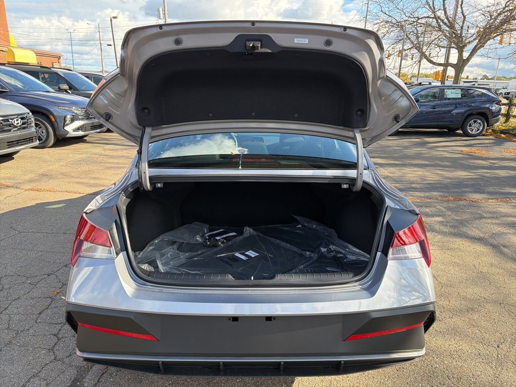 New 2026 Hyundai Elantra Sport image 15