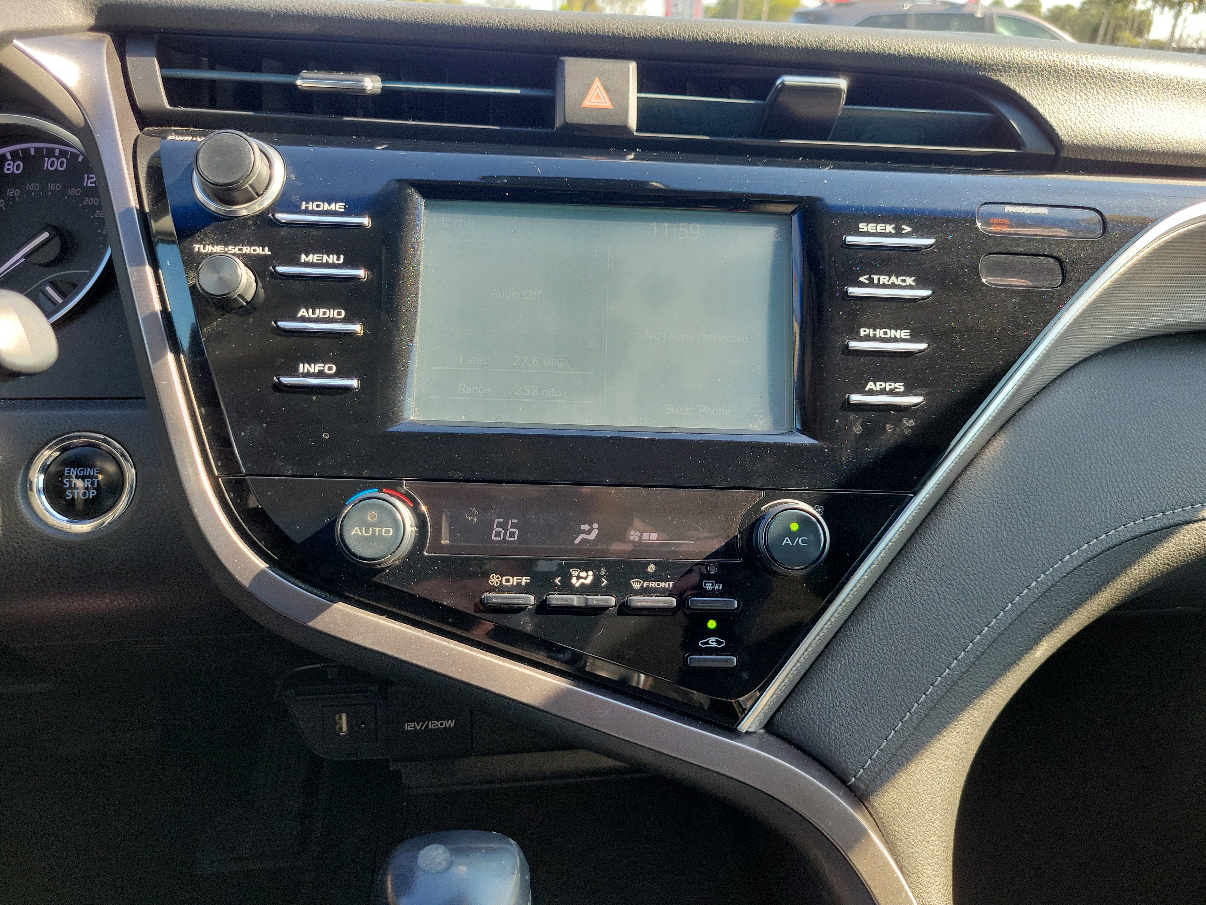 Used 2018 Toyota Camry SE image 26