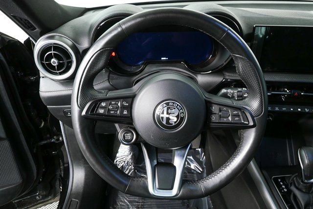 Used 2024 Alfa Romeo Tonale Ti image 11