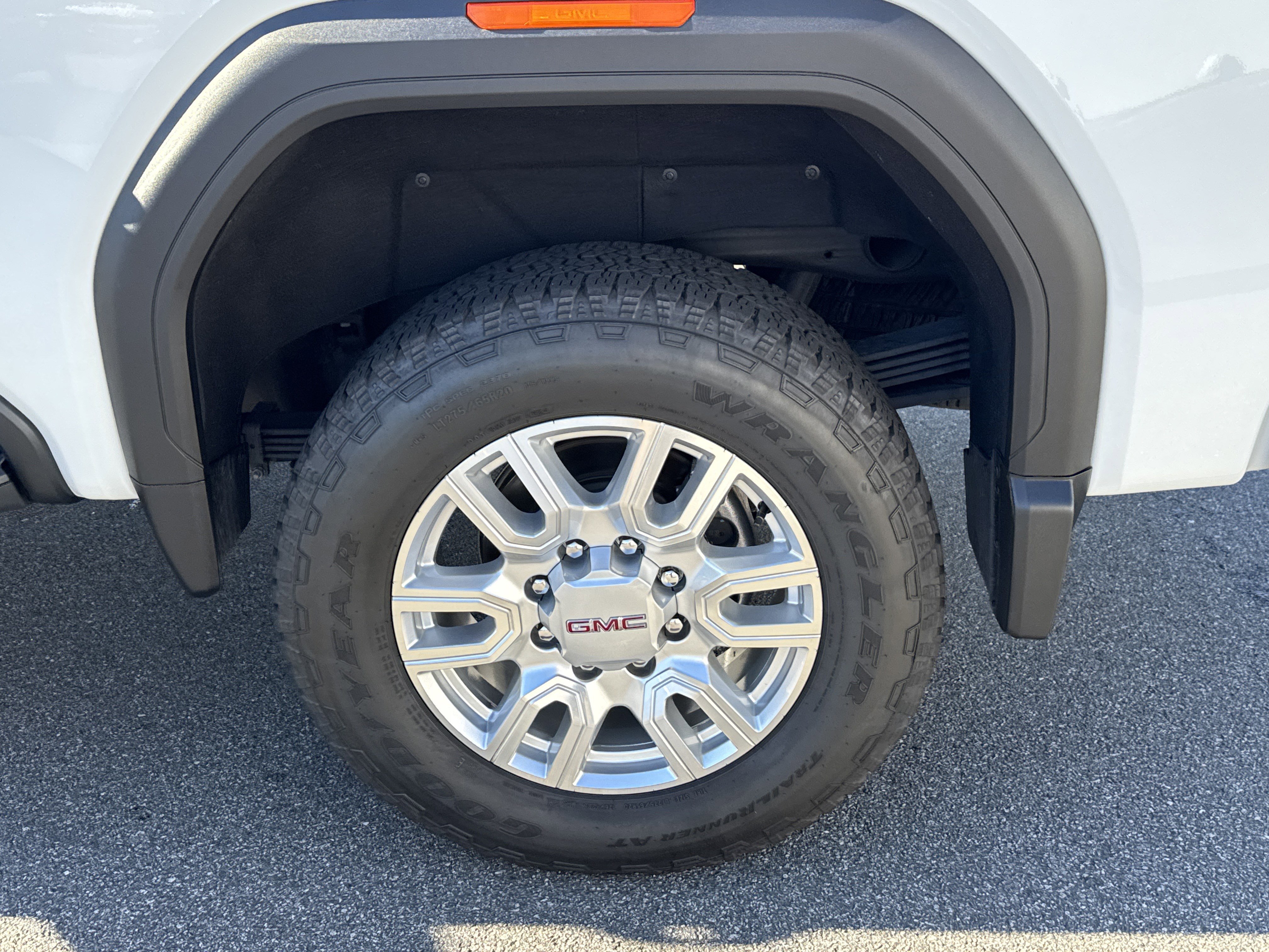 Used 2024 GMC Sierra 2500 SLT w/ SLT Convenience Package image 13