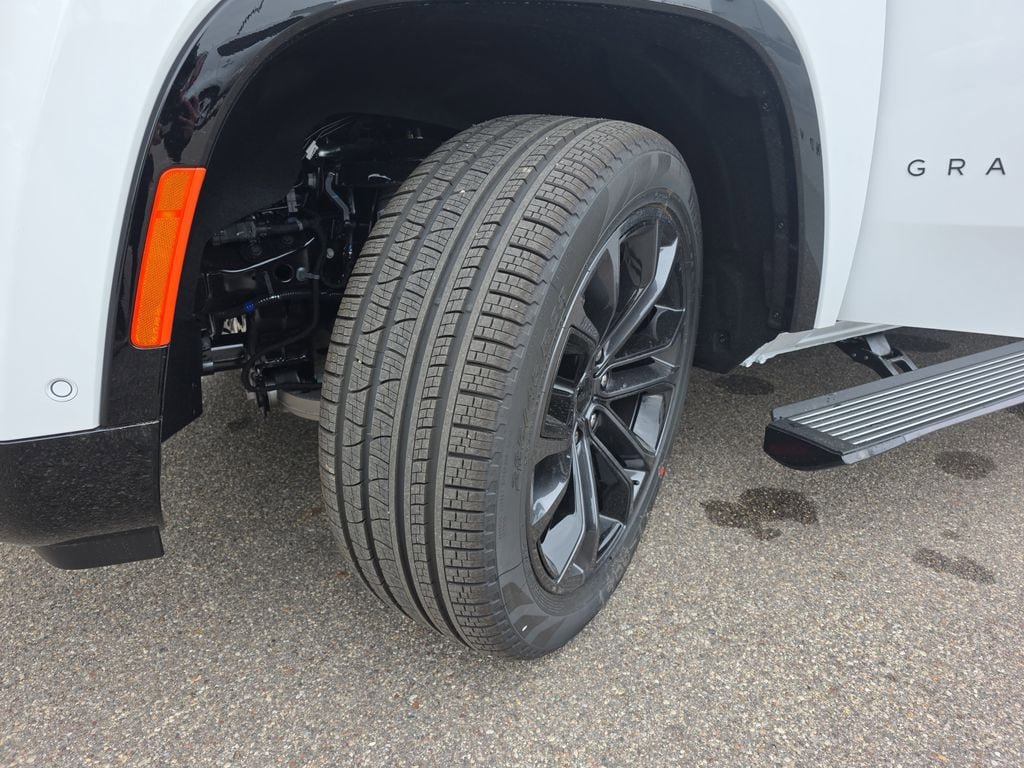 New 2026 Jeep Grand Wagoneer Summit AWD/4WD image 37