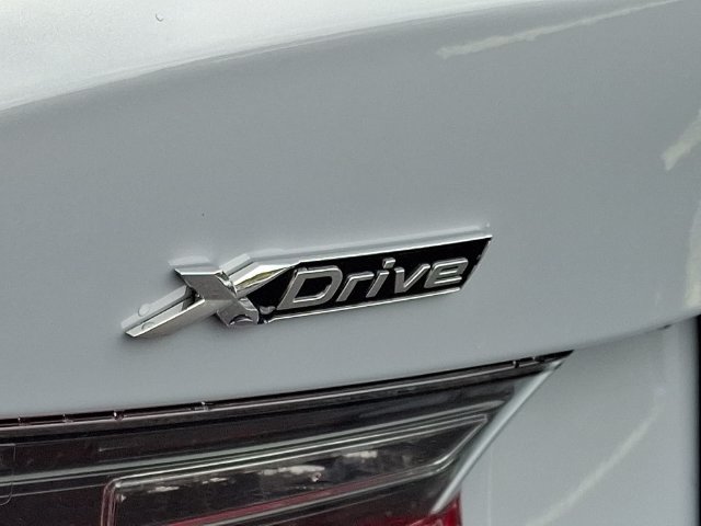 New 2026 BMW 330i xDrive Sedan w/ M Sport Package AWD/4WD image 21