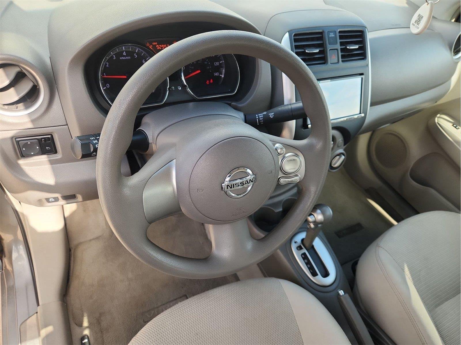 Used 2014 Nissan Versa SV FWD image 14