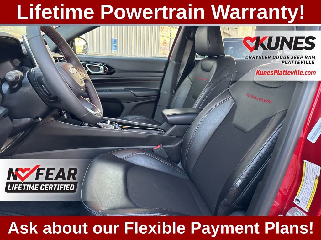 Used 2025 Jeep Compass Trailhawk image 13