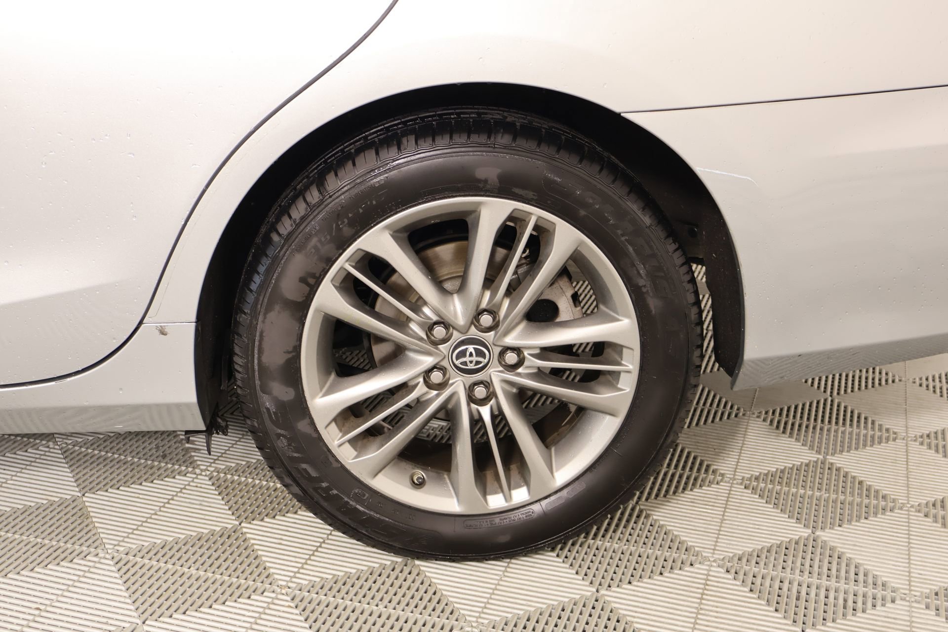Used 2016 Toyota Camry SE FWD image 17