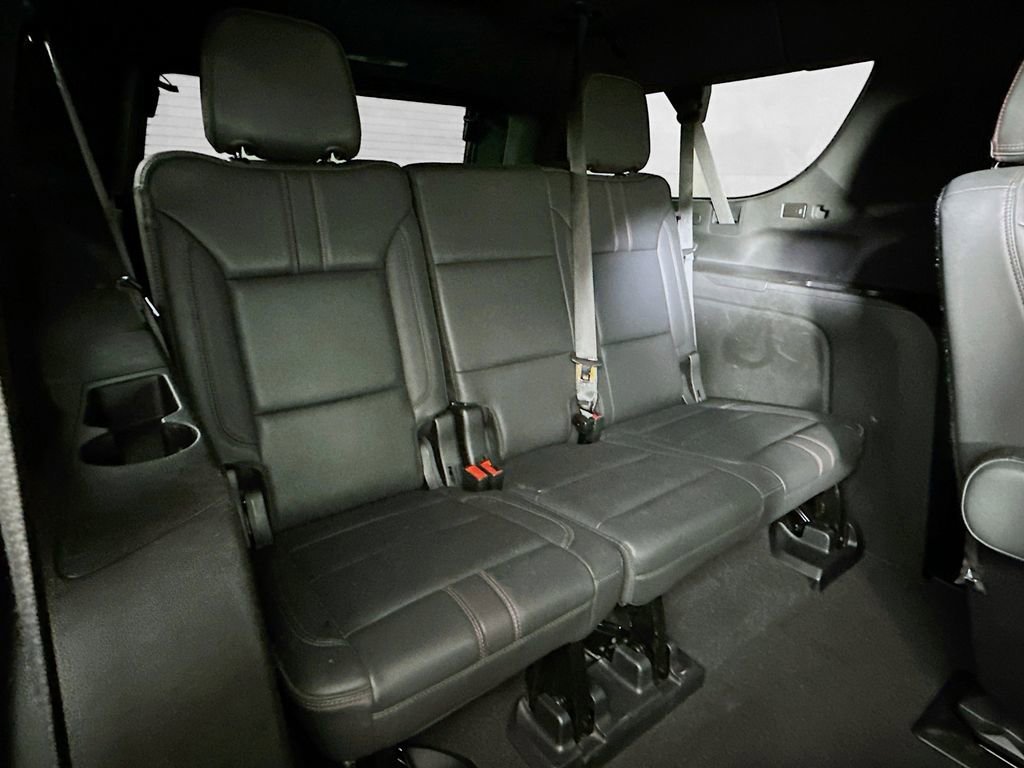 Used 2022 Chevrolet Suburban RST w/ Sport Performance Package image 14