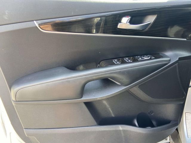 Used 2020 Kia Sorento LX image 13